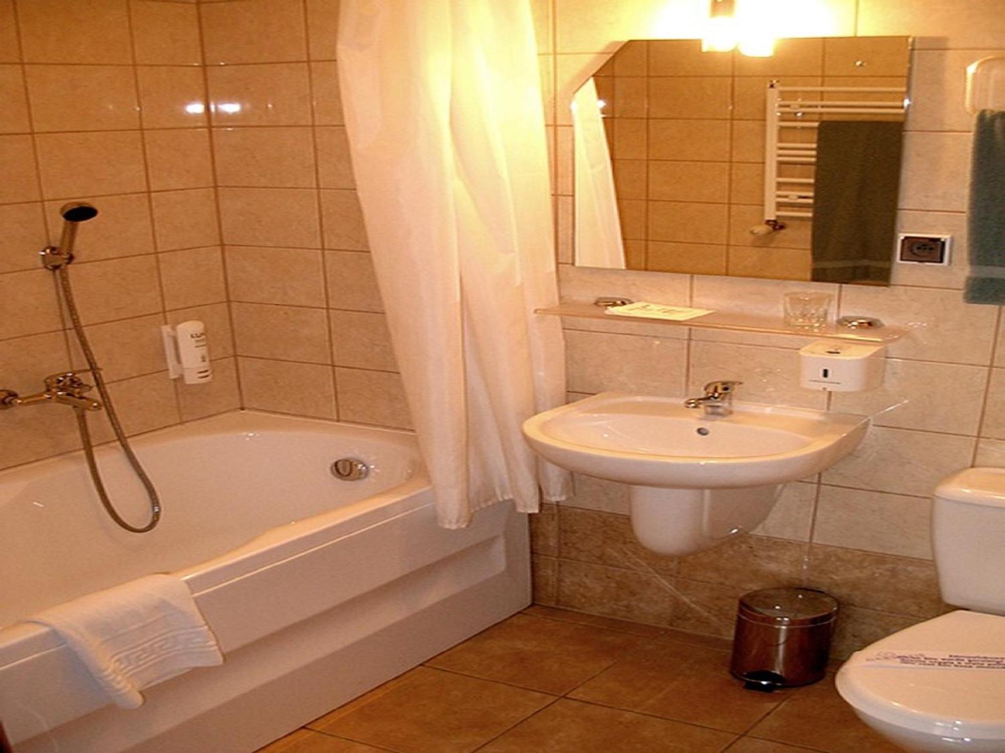 Pensjonat Zacisze Plewiska Habitación foto